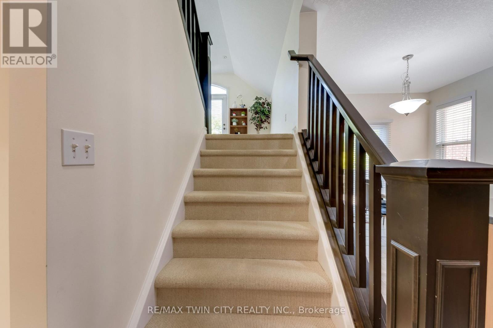 Detached at 27 TREMAINE DRIVE, Kitchener
