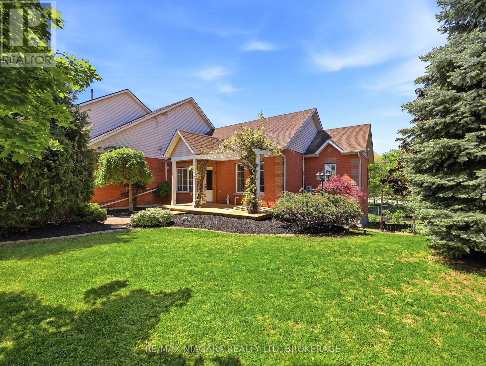 Townhouse at 41 MORRISON CRESCENT, Grimsby