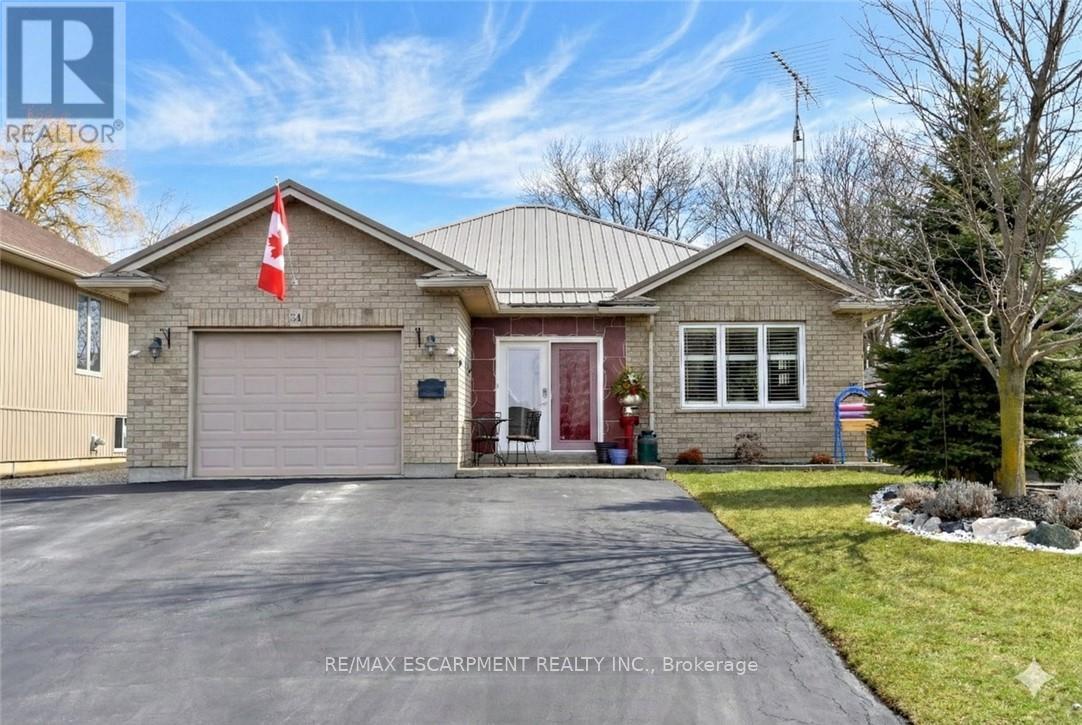 Detached at 34 DAVIS STREET, Haldimand