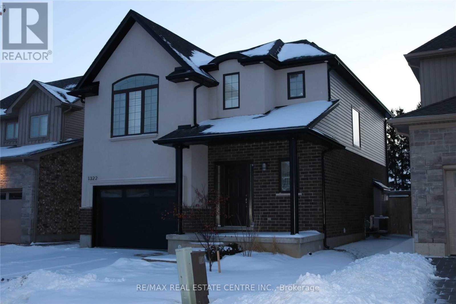 Detached at 1322 PLEASANTVIEW DRIVE, London