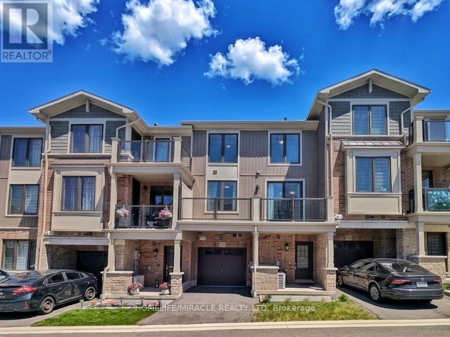 Townhouse at 129 - 10 BIRMINGHAM DRIVE, Cambridge