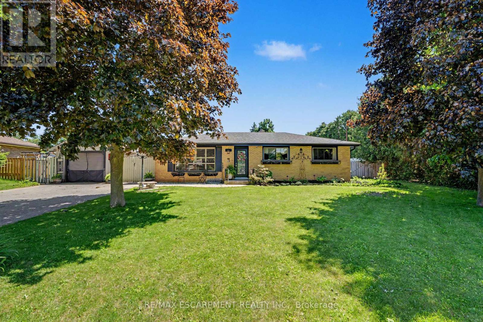 Detached at 52 LORNE AVENUE, Brant