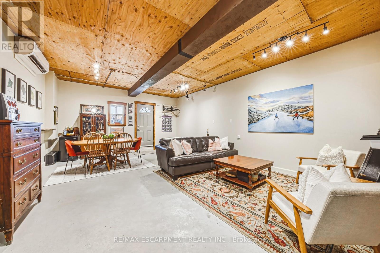 Semi-Detached/Link at 153 ELGIN STREET, Hamilton