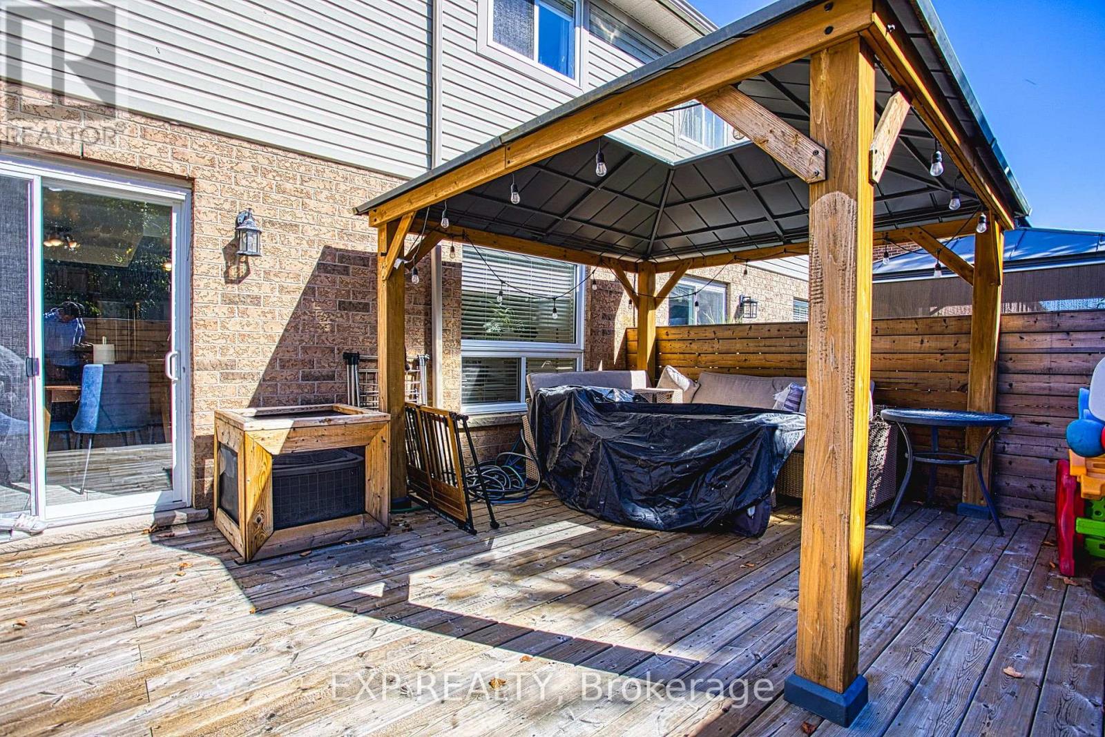 Townhouse at 2 - 25 IVYBRIDGE DRIVE, Hamilton