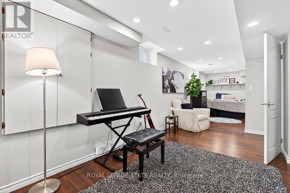 Detached at 7 SUMMERWIND DRIVE, Hamilton