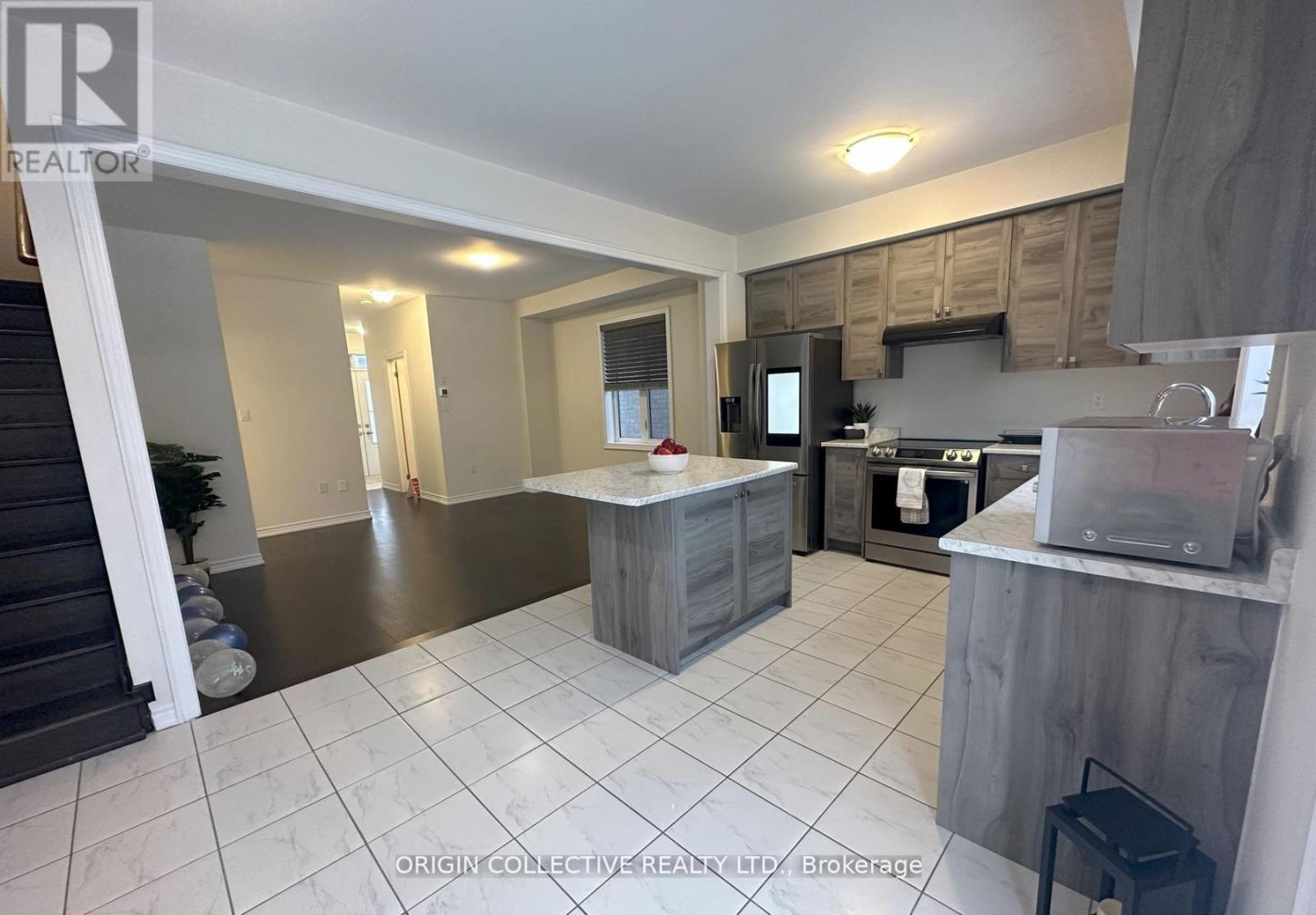 Detached at 4 AMOS AVE E, Brantford