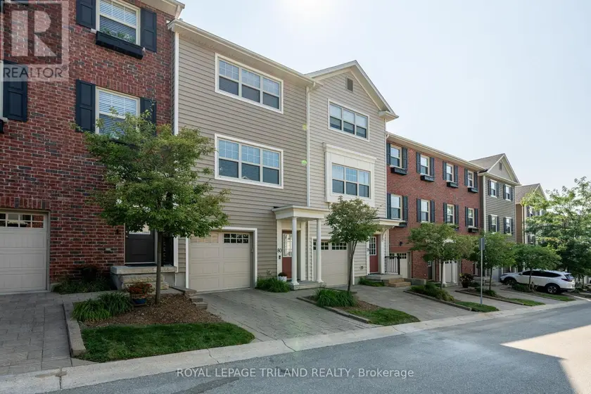 Townhouse at 80 - 1850 BEAVERBROOK AVENUE, London