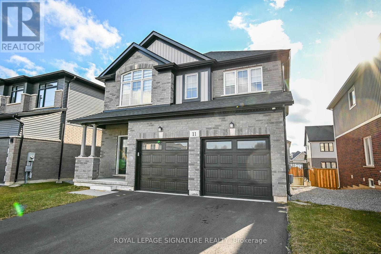 Detached at 11 Overholt Dr, Thorold