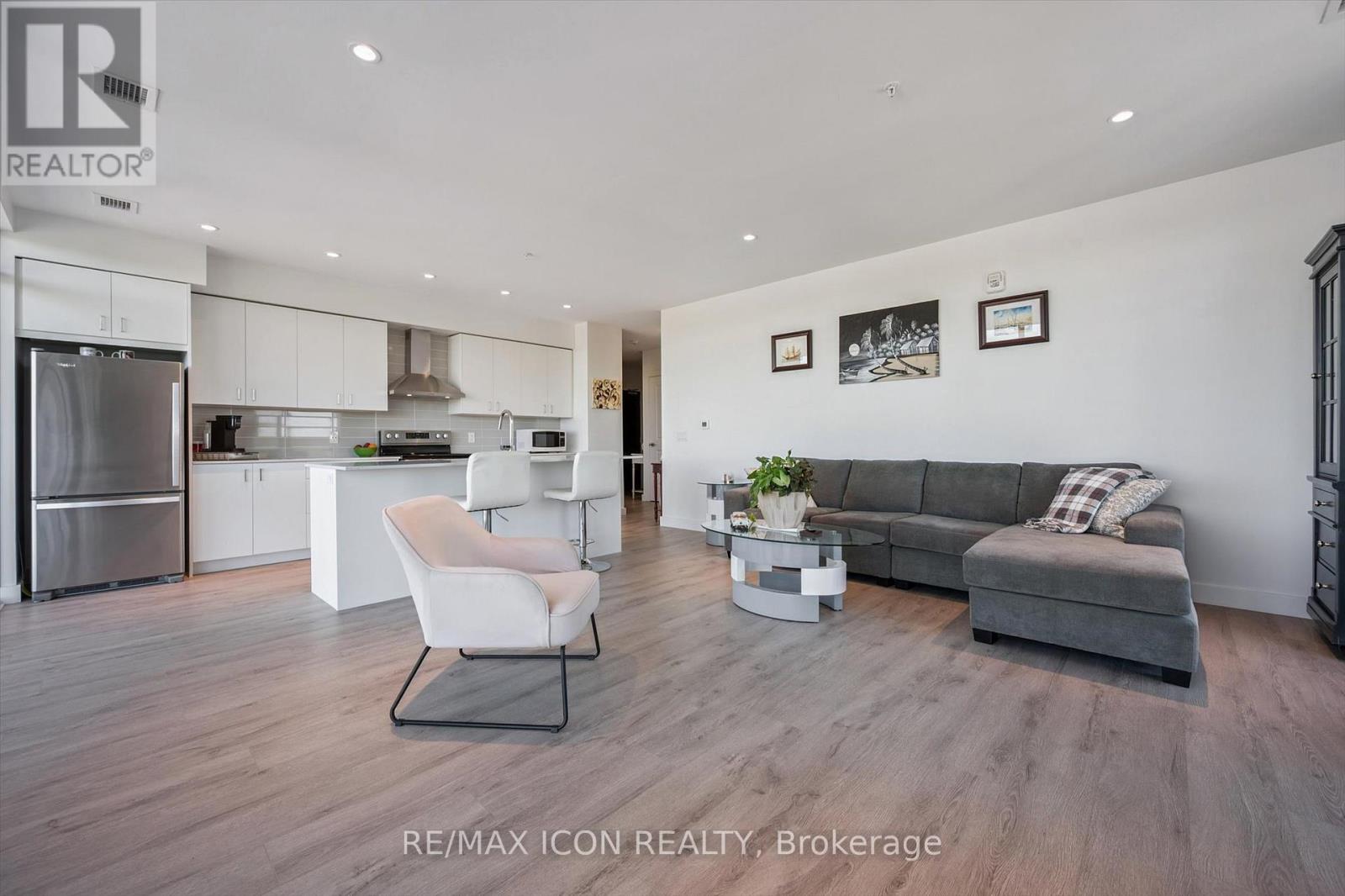 Apartment at 902 - 15 GLEBE STREET, Cambridge