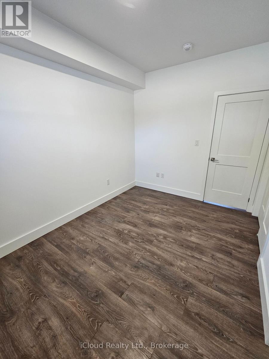 Townhouse at 6638 MCLEOD ROAD, Niagara Falls