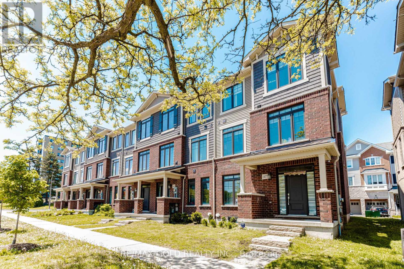 Townhouse at 147 HIBISCUS LANE, Hamilton (Vincent)