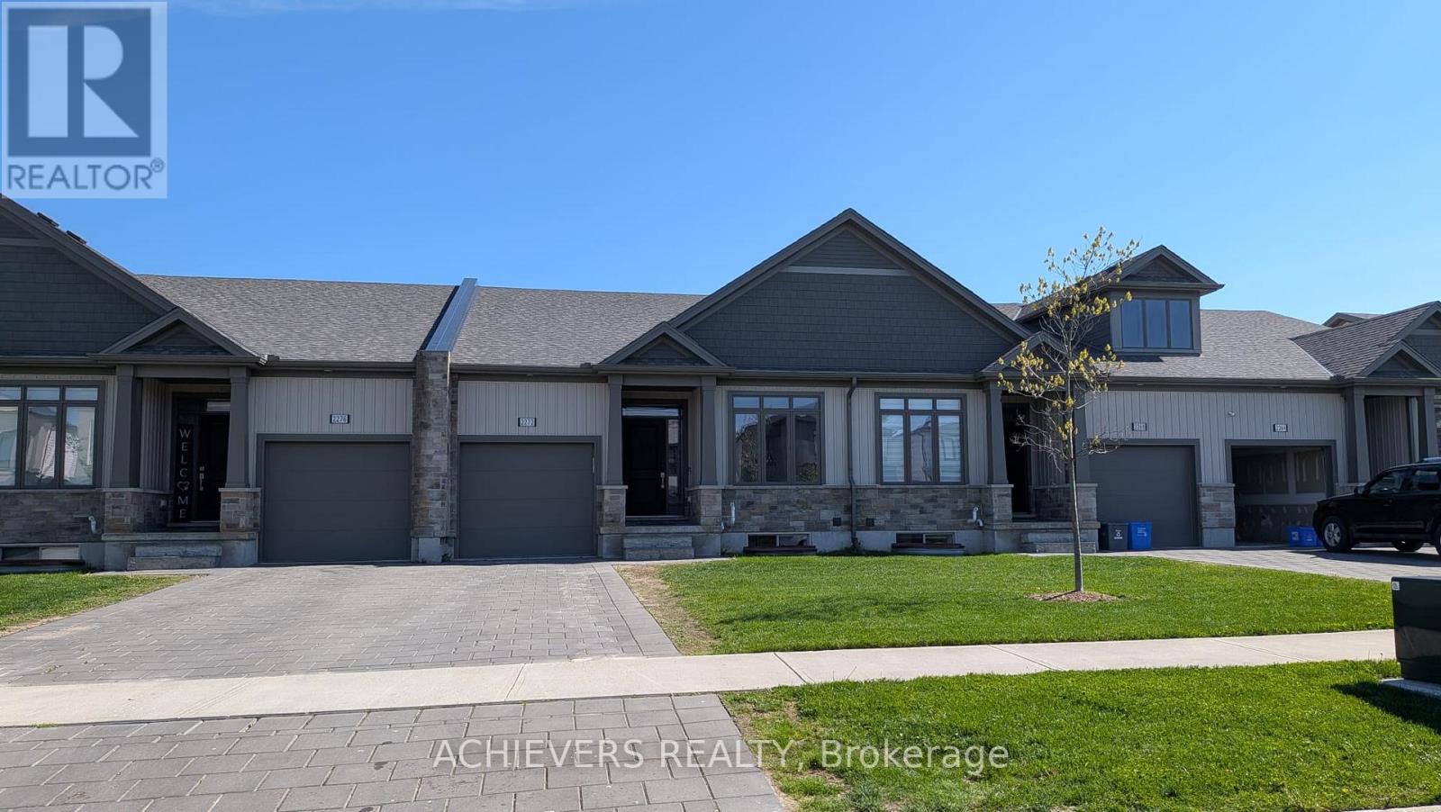 Townhouse at 49 - 2272 EVANS BOULEVARD, London South (South E)