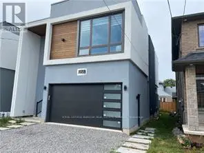 Detached at UPPER - 255 FEDERAL STREET, Hamilton