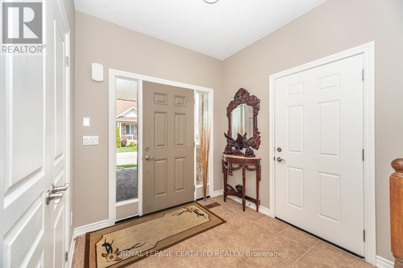 Detached at 158 - 200 KINGFISHER DRIVE, Mono
