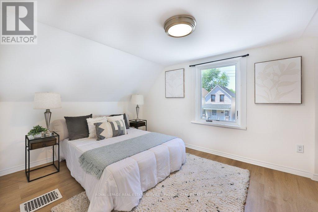Detached at 88 CHESTNUT AVENUE, Hamilton