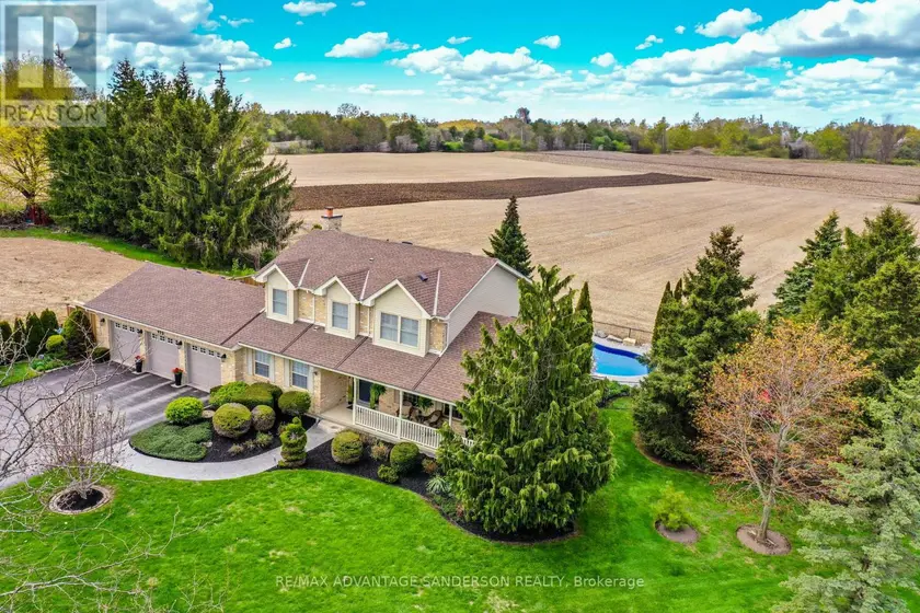 Detached at 975 SUNNINGDALE ROAD W, London North