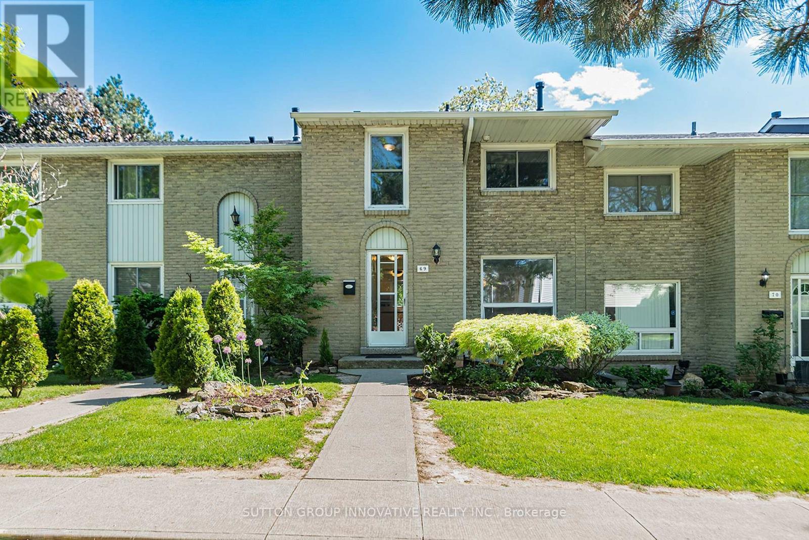 Townhouse at 69 - 151 GATESHEAD CRESCENT, Hamilton