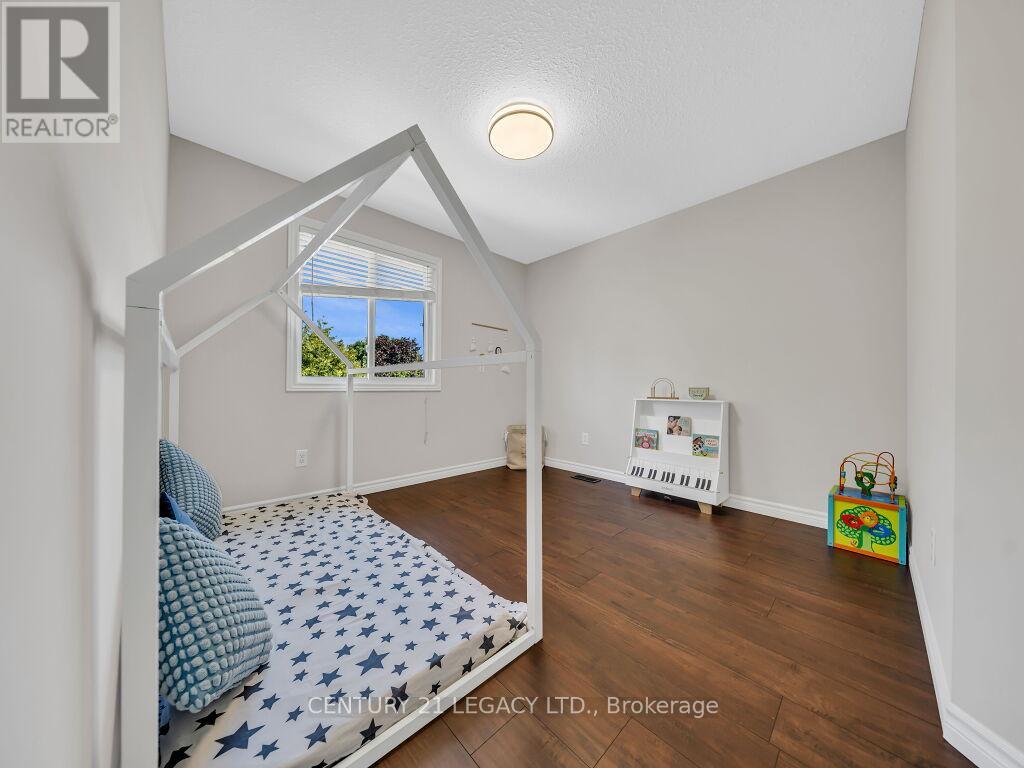 Detached at 1686 JUBILEE DRIVE, London