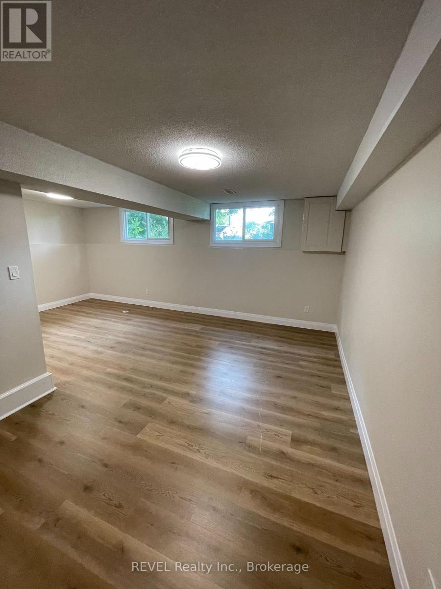 Semi-Detached/Link at 114 BARTLETT STREET, Thorold
