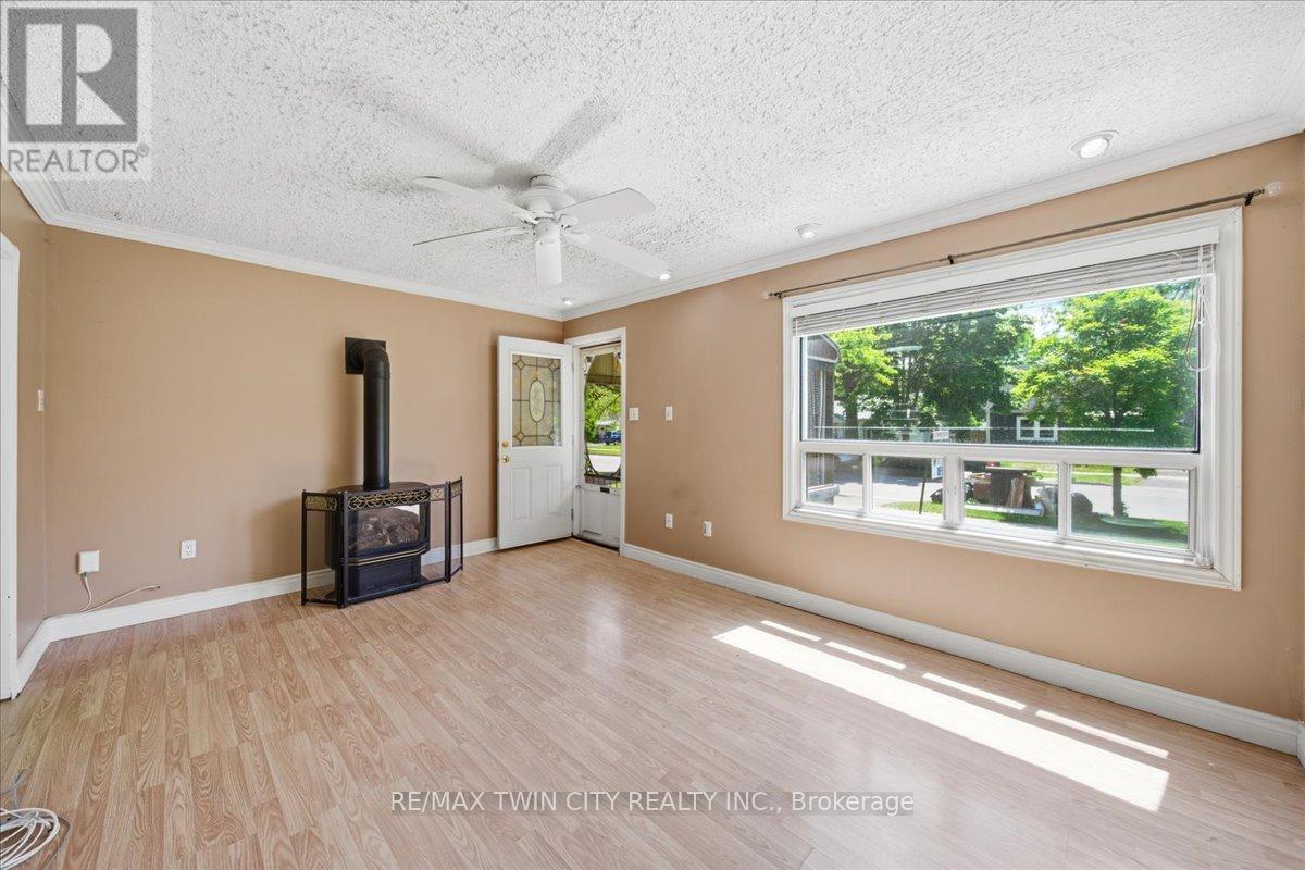 Detached at 121 WILKES STREET, Brantford