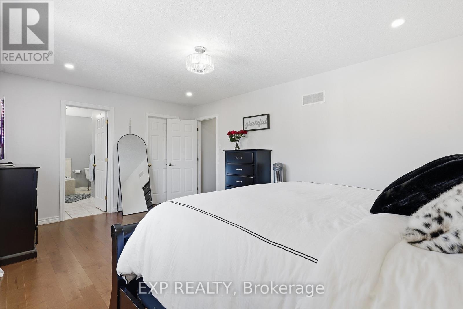 Detached at 194 SOUTHBROOK DRIVE, Hamilton