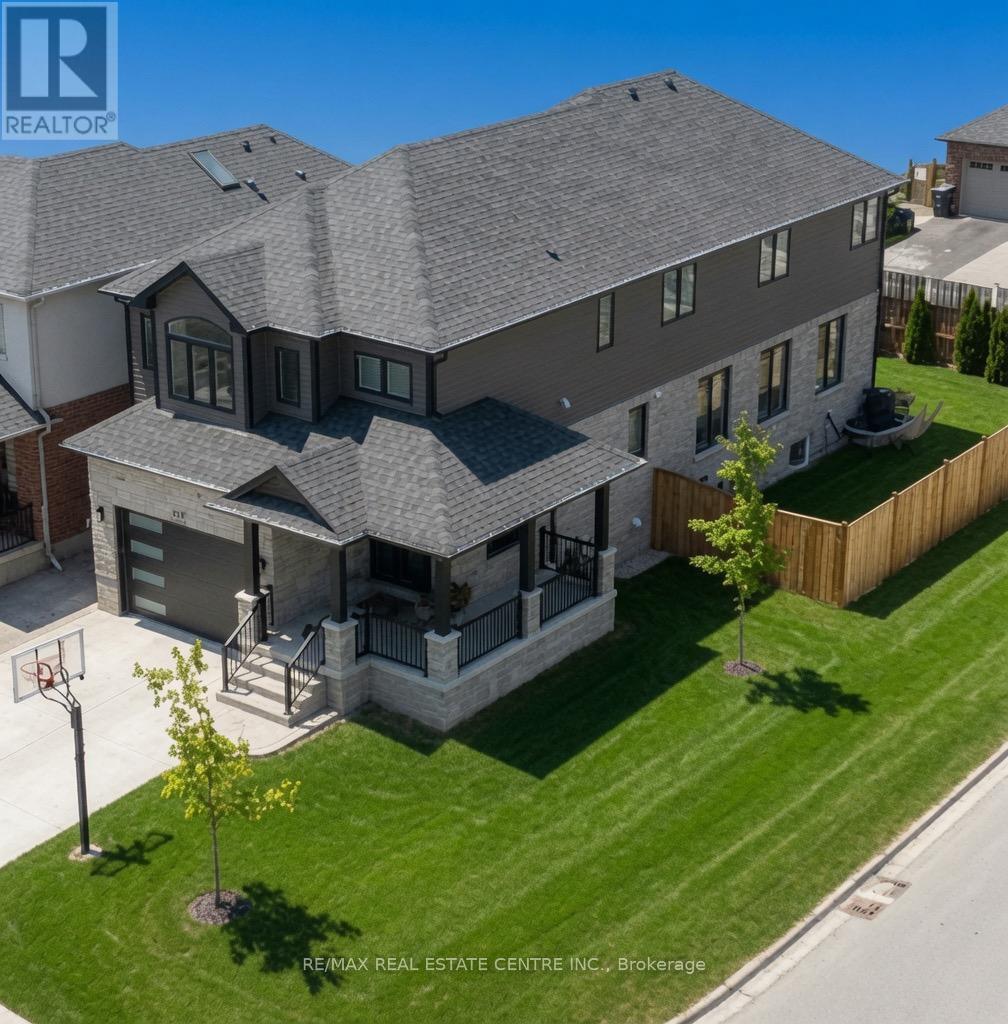 Detached at 95 DALLAN DRIVE, Guelph