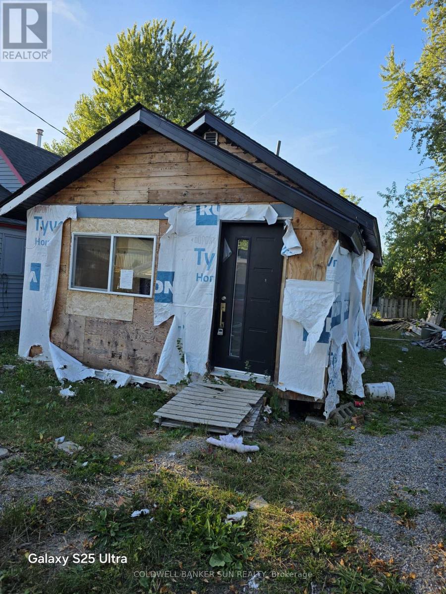 Detached at 16 MACCABEE AVENUE, Fort Erie