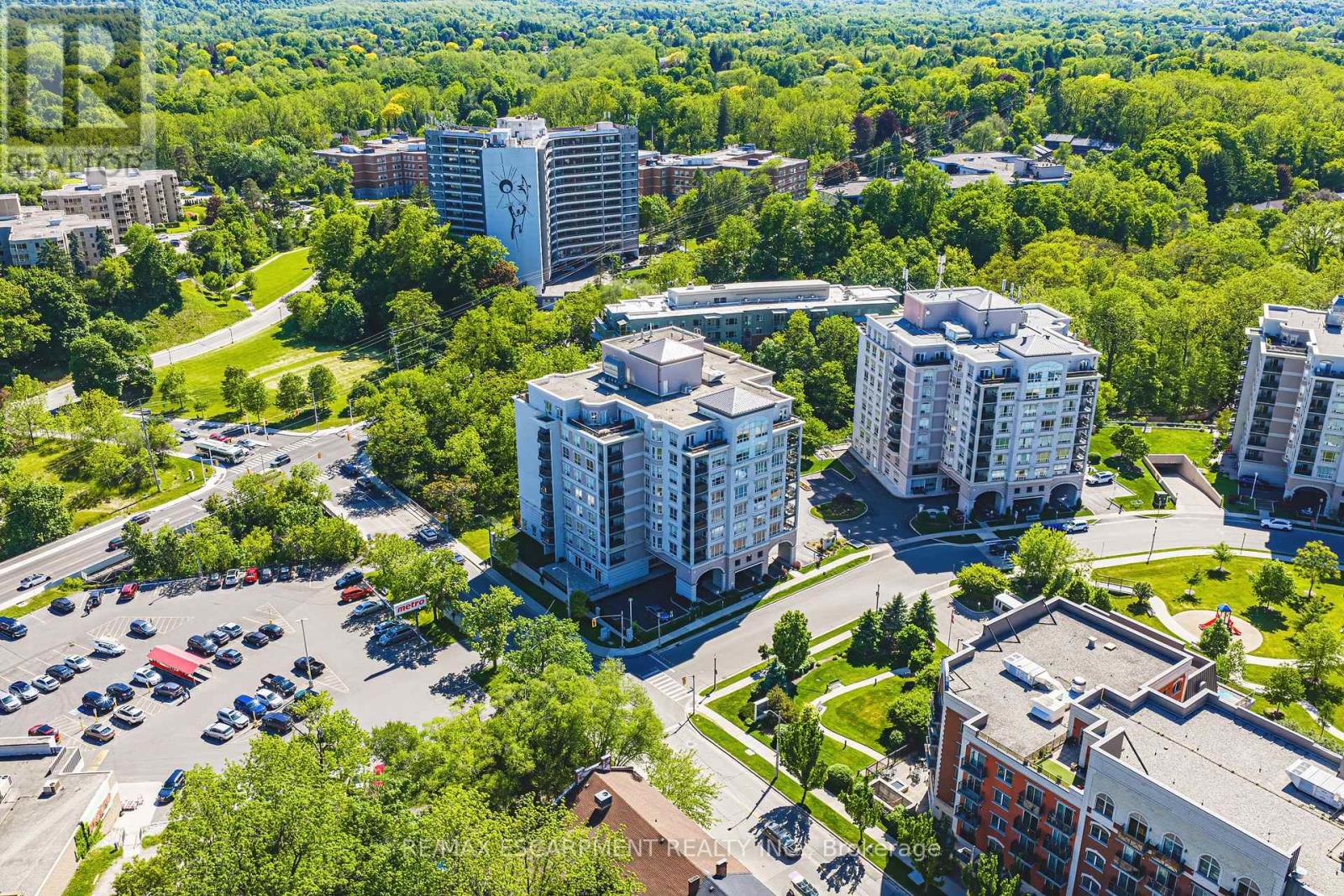 Apartment at 204 - 1000 CREEKSIDE DRIVE, Hamilton