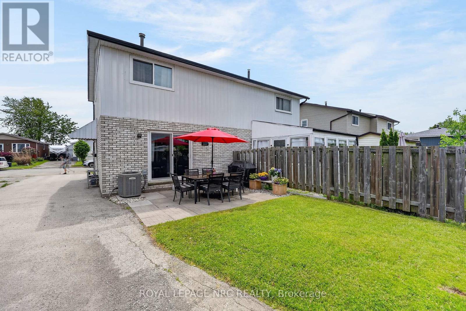 Semi-Detached/Link at 28 CHANTAL COURT, Welland