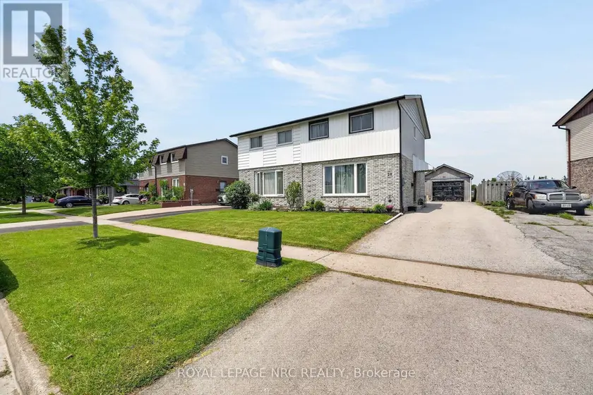 Semi-Detached/Link at 28 CHANTAL COURT, Welland