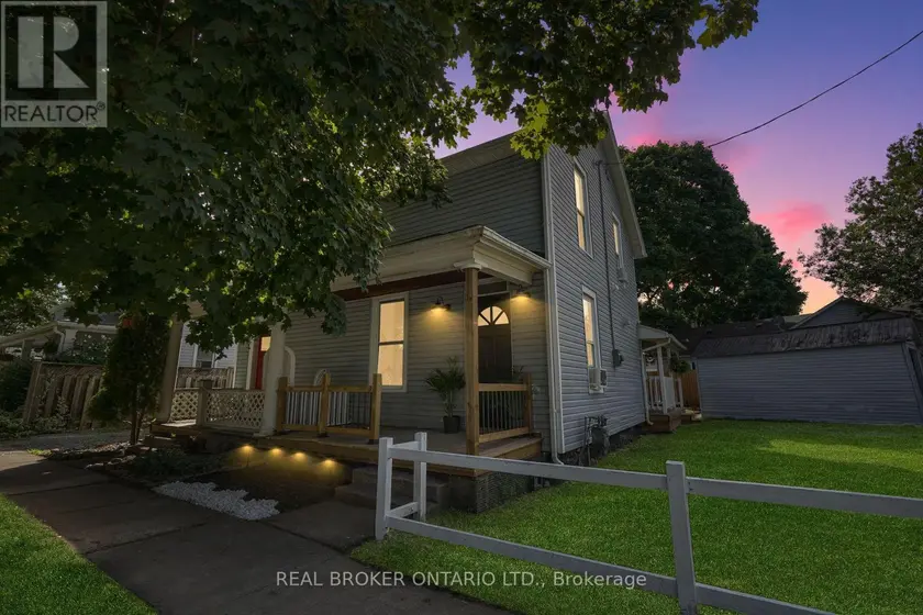 Semi-Detached/Link at 8 ELIZABETH STREET, St. Catharines