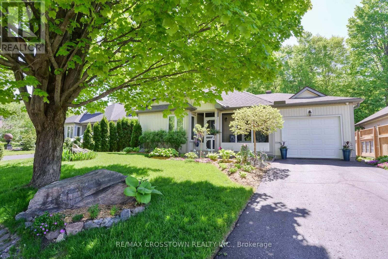 Detached at 69 WOODMANS CHART, Gravenhurst