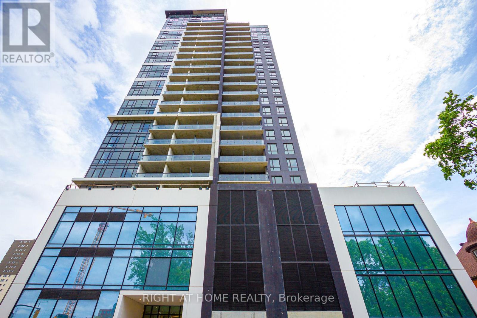 Apartment at 1014 - 15 QUEEN STREET S, Hamilton