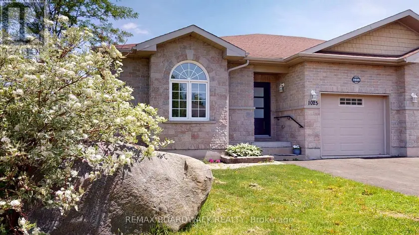 Semi-Detached/Link at 1025 ASPEN DRIVE, Brockville