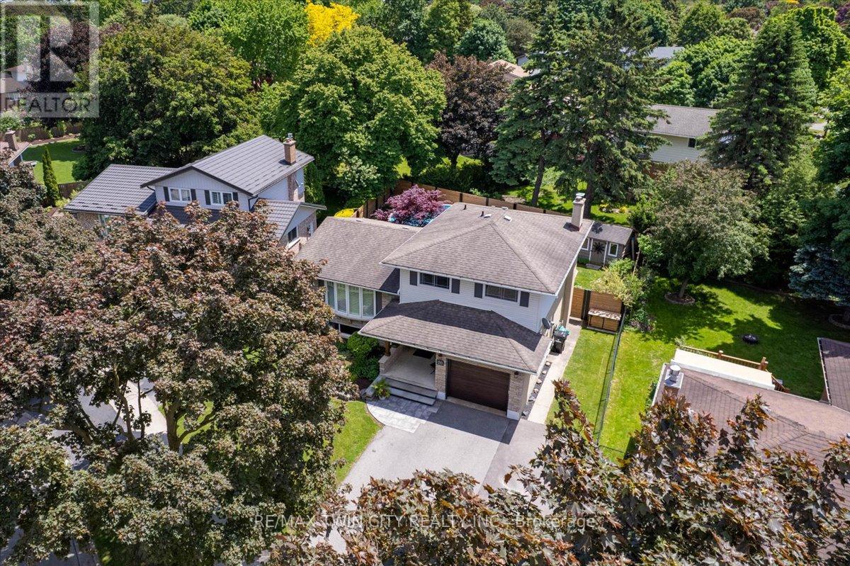 Detached at 20 WOLFE'S COURT, Kitchener