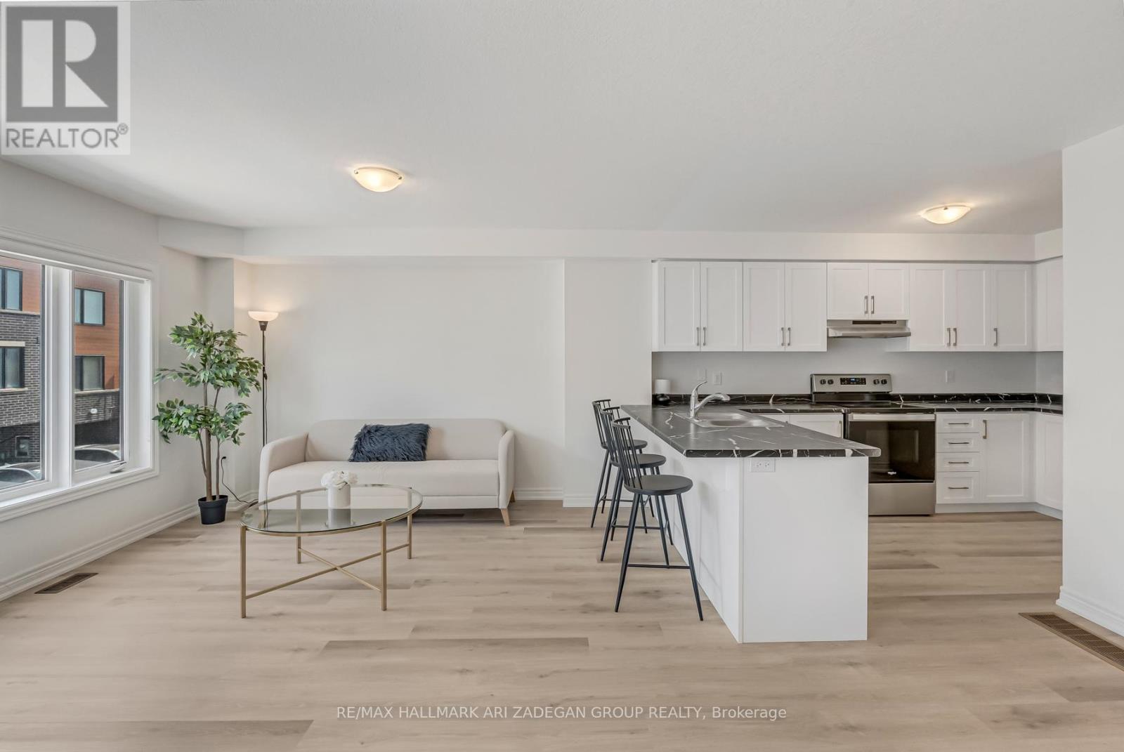 Townhouse at 61 DRYDEN LANE, Hamilton