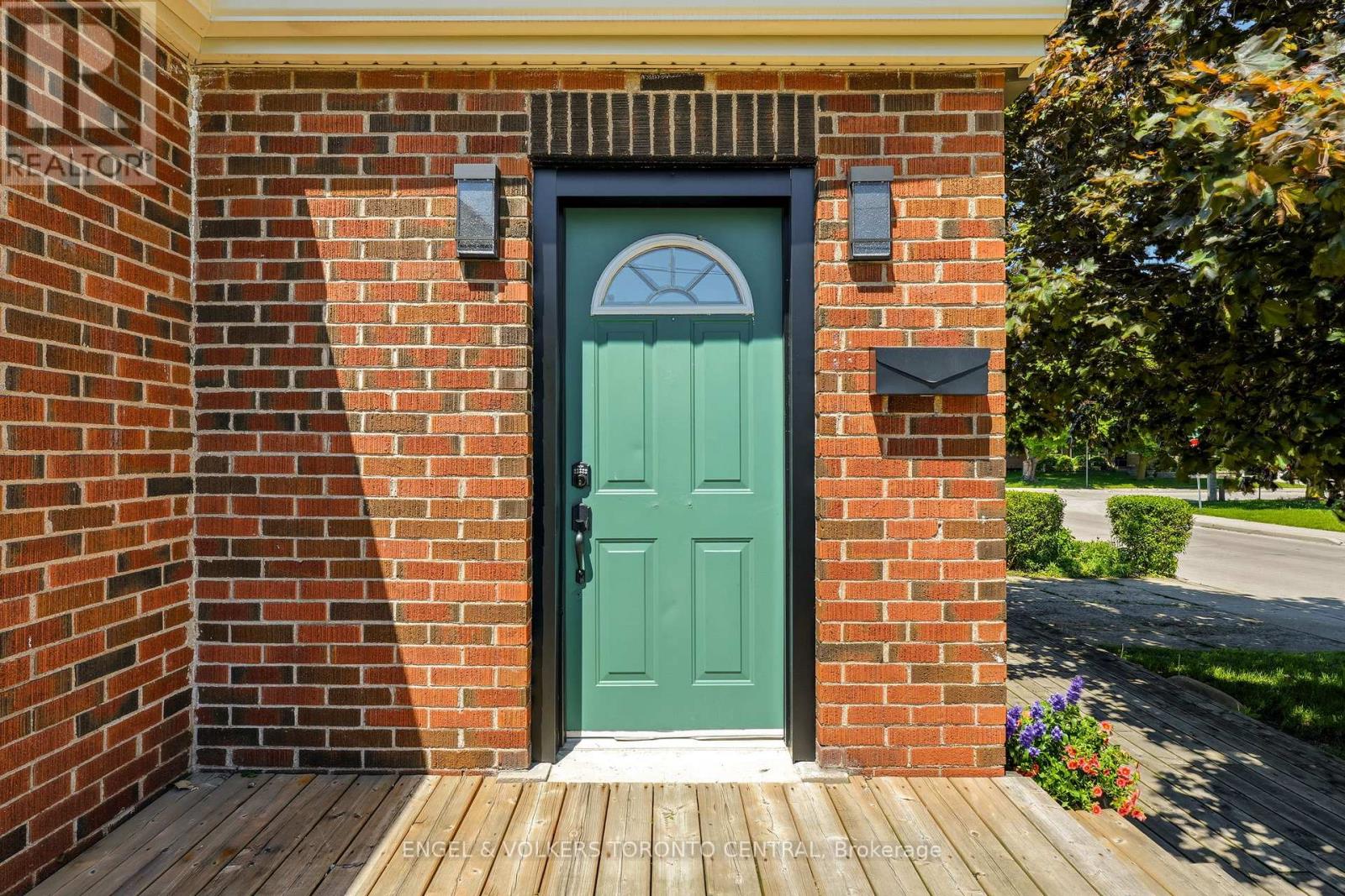 Detached at 101 IRENE AVENUE, Hamilton (Stoney Creek)