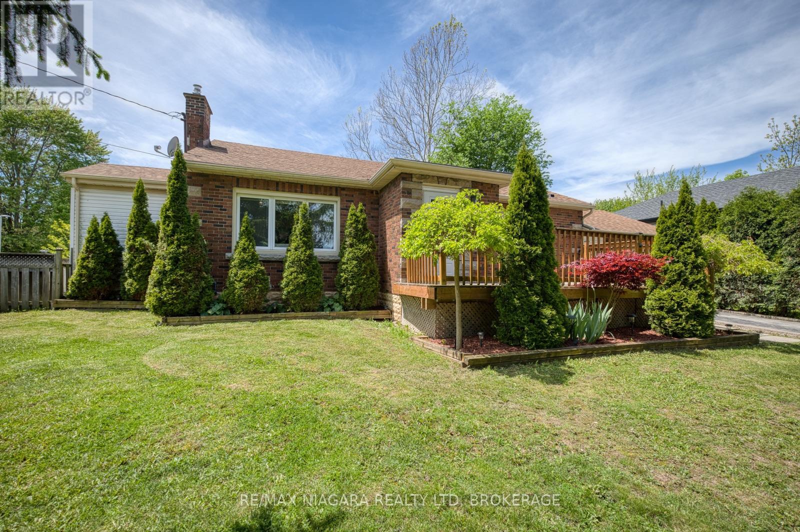 Detached at 31 CARLTON AVENUE, Welland