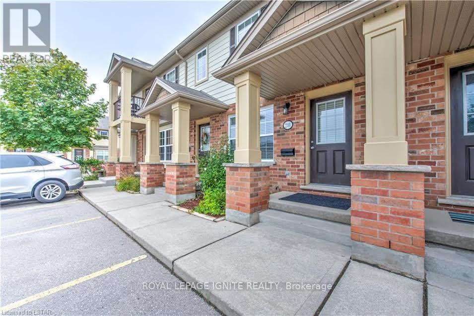 Townhouse at 240 - 3320 MEADOWGATE BOULEVARD, London South (South U)