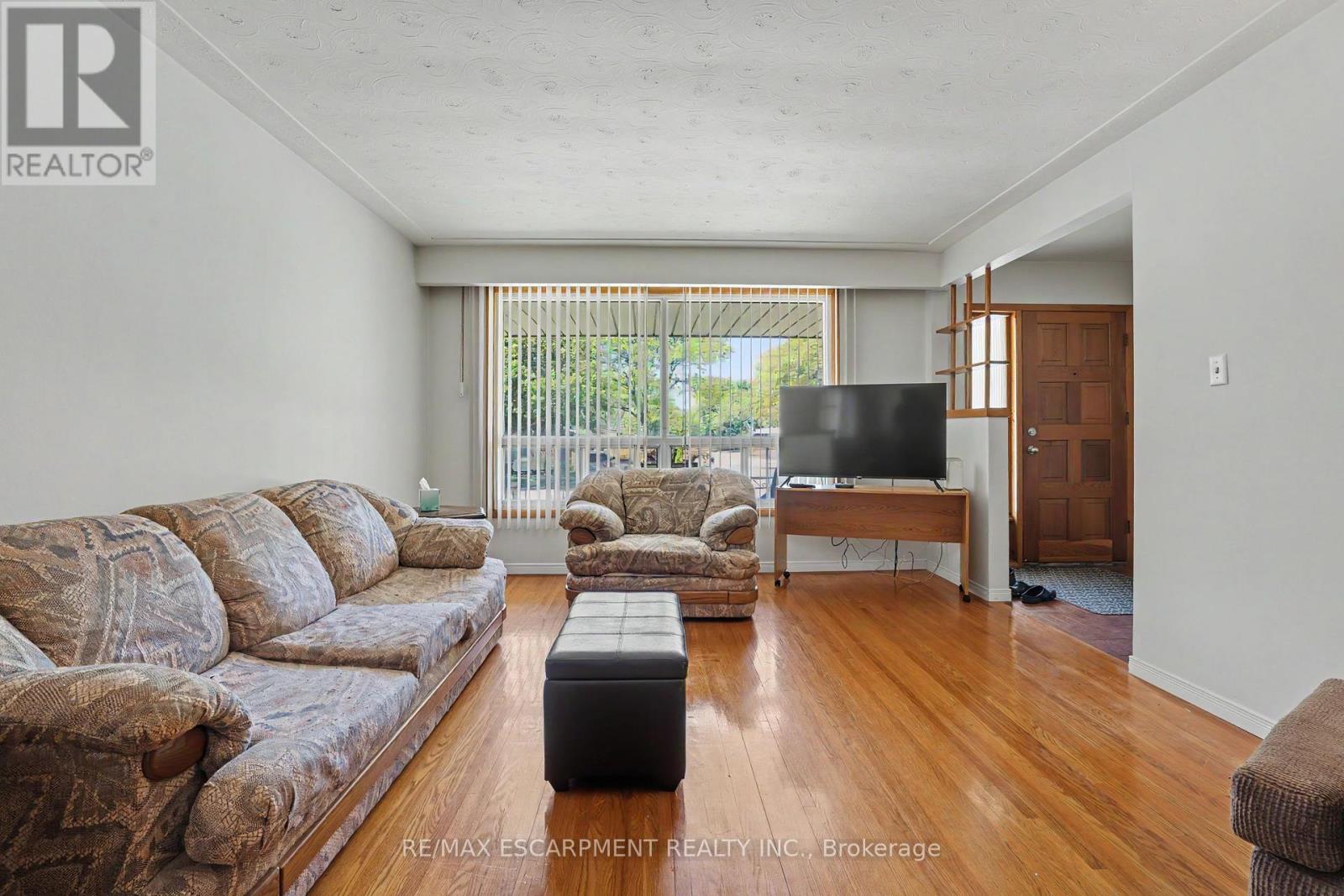 Detached at 95 FIELDWAY DRIVE, Hamilton