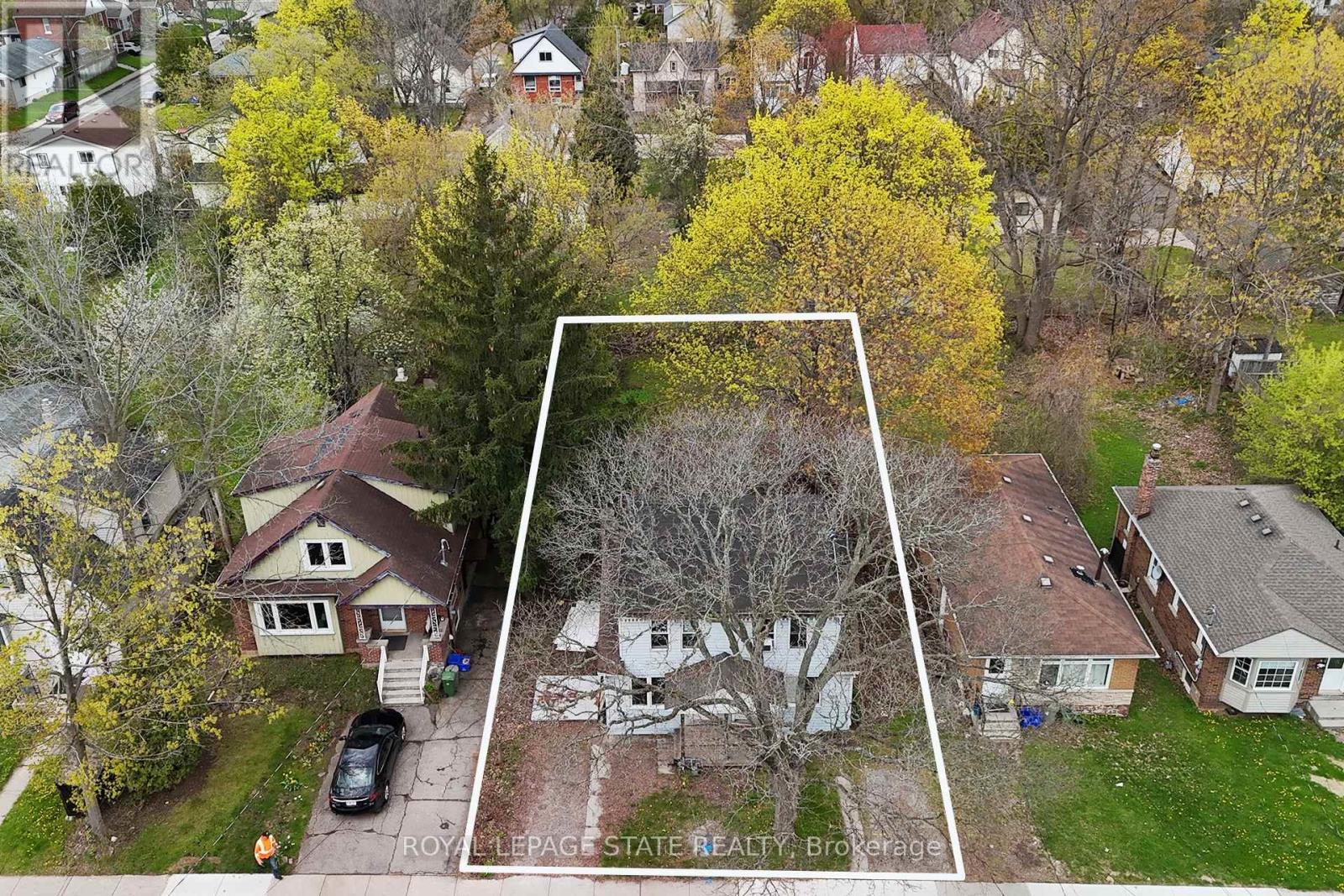 Semi-Detached/Link at 260 EMERSON STREET, Hamilton