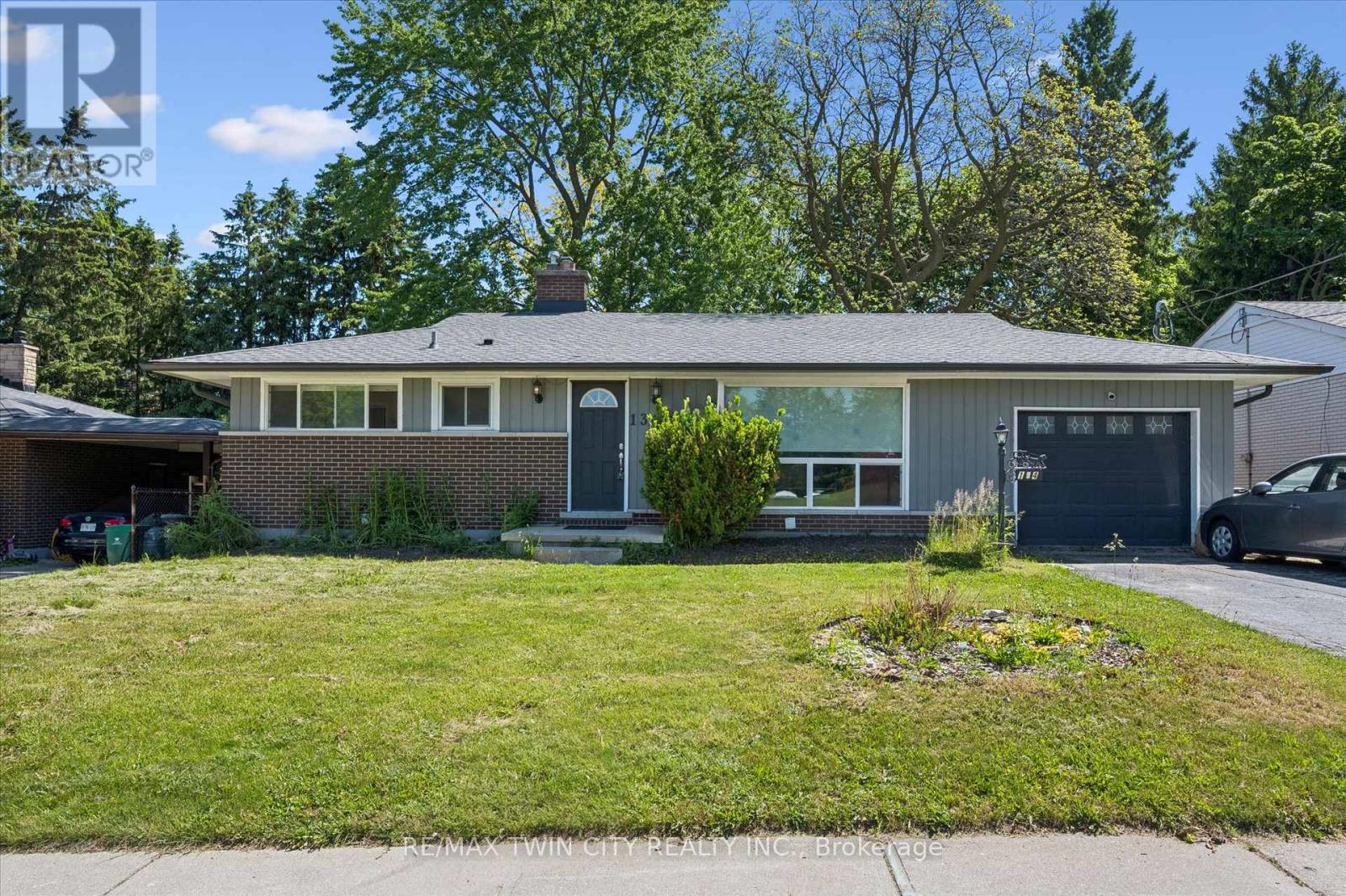 Detached at 134 WESTMOUNT ROAD E, Kitchener