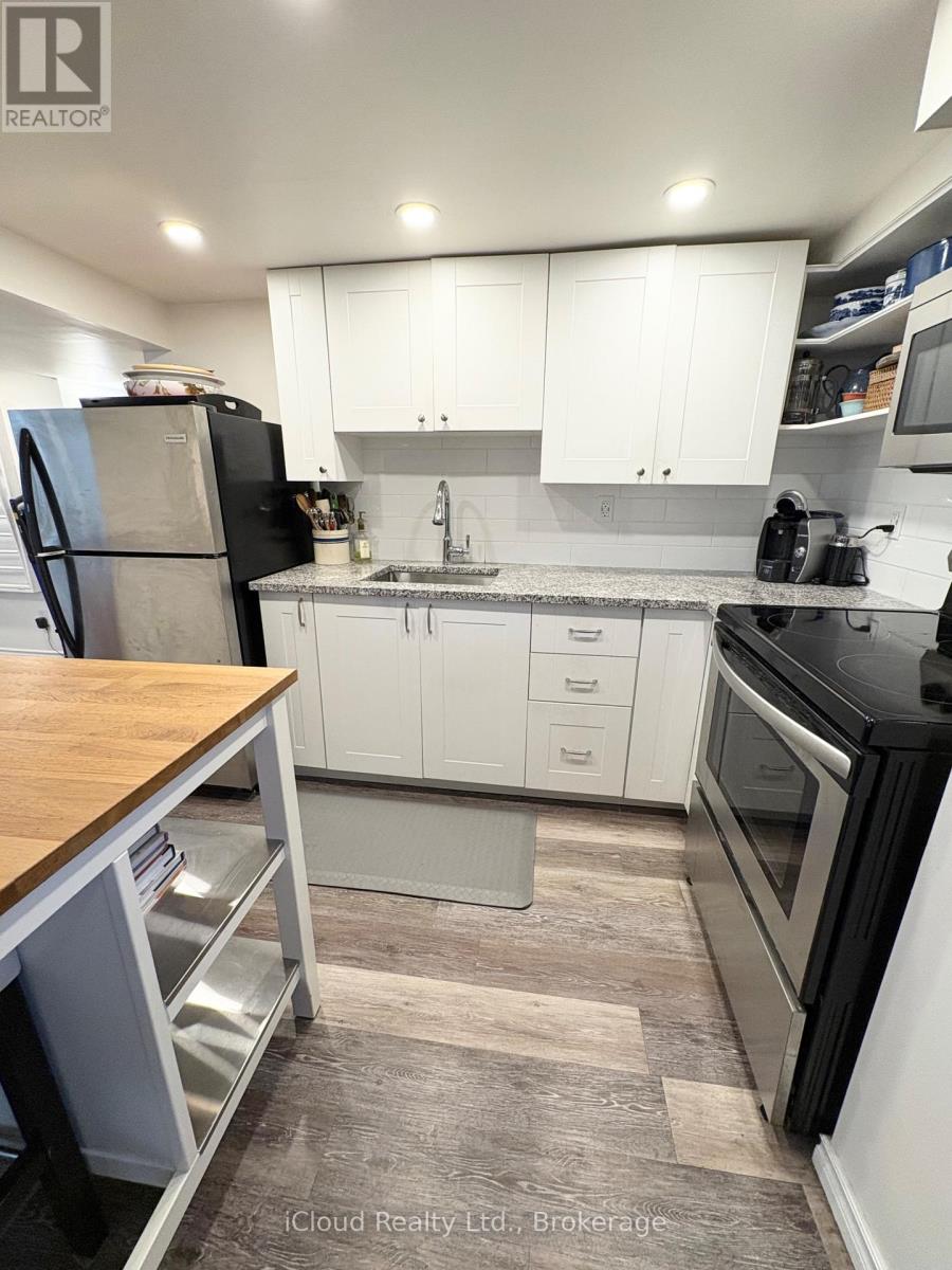 Detached at 105 EAST 4TH STREET, Hamilton