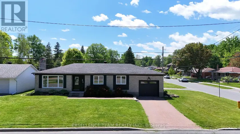 Detached at 616 SURGENOR STREET W, Cornwall