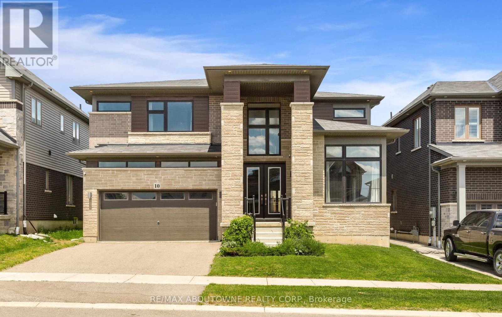 Detached at 10 MCGOVERN LANE, Brant