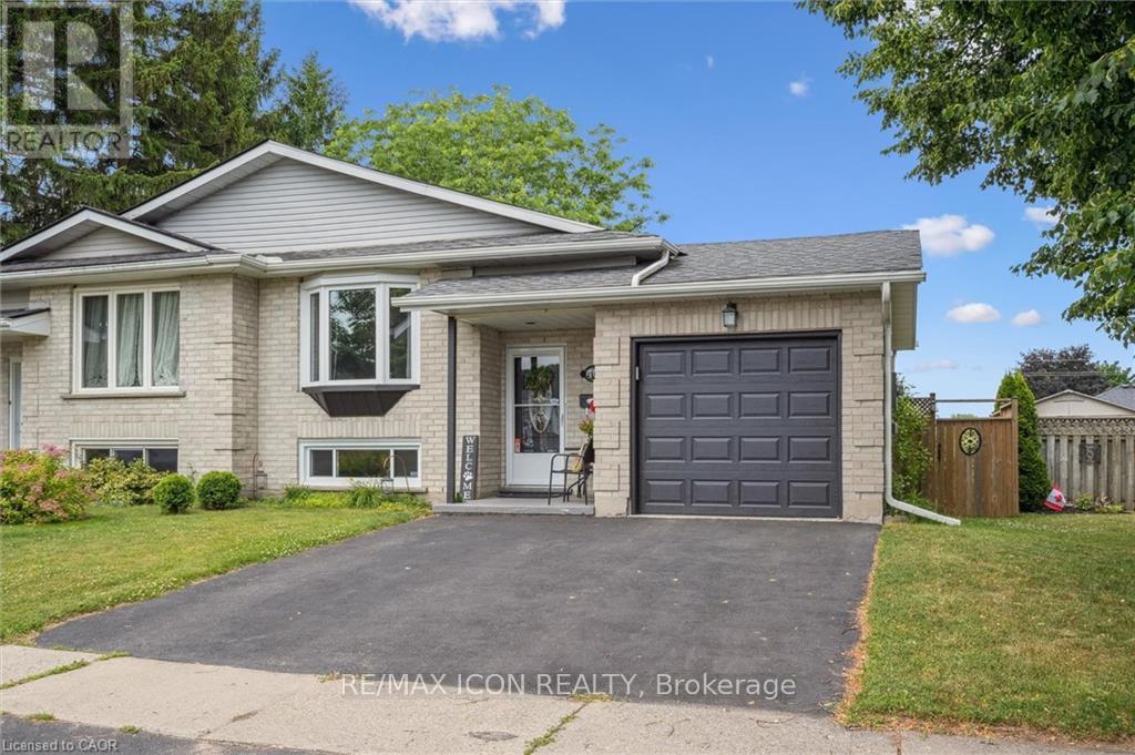 Semi-Detached/Link at 40 ABELES AVENUE, Brant (Paris)