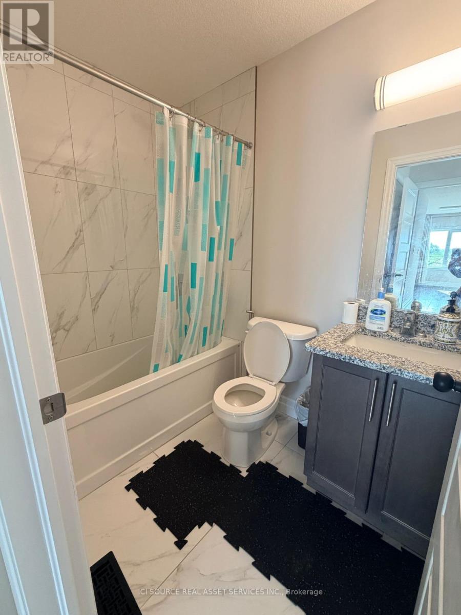 Detached at 48 GRANDVILLE CIRCLE, Brant
