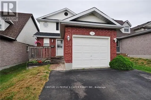 Detached at 31 MOSS PLACE, Guelph (Kortright West)