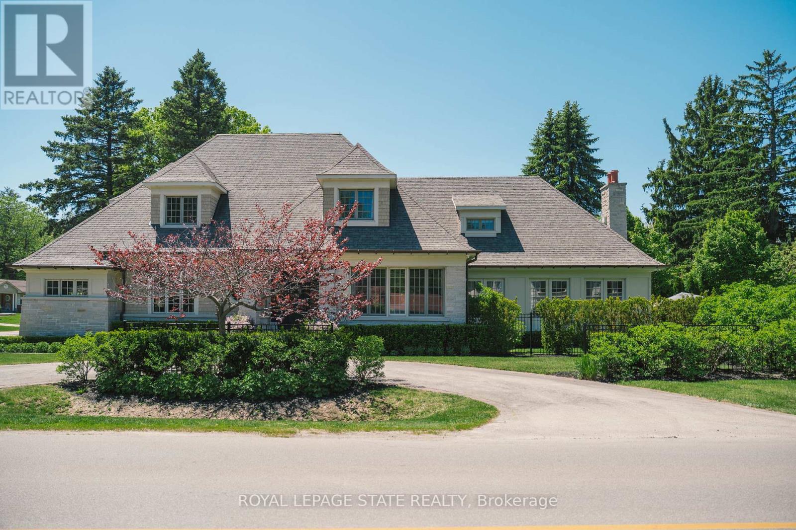 Detached at 147 BEVERLY COURT, Hamilton