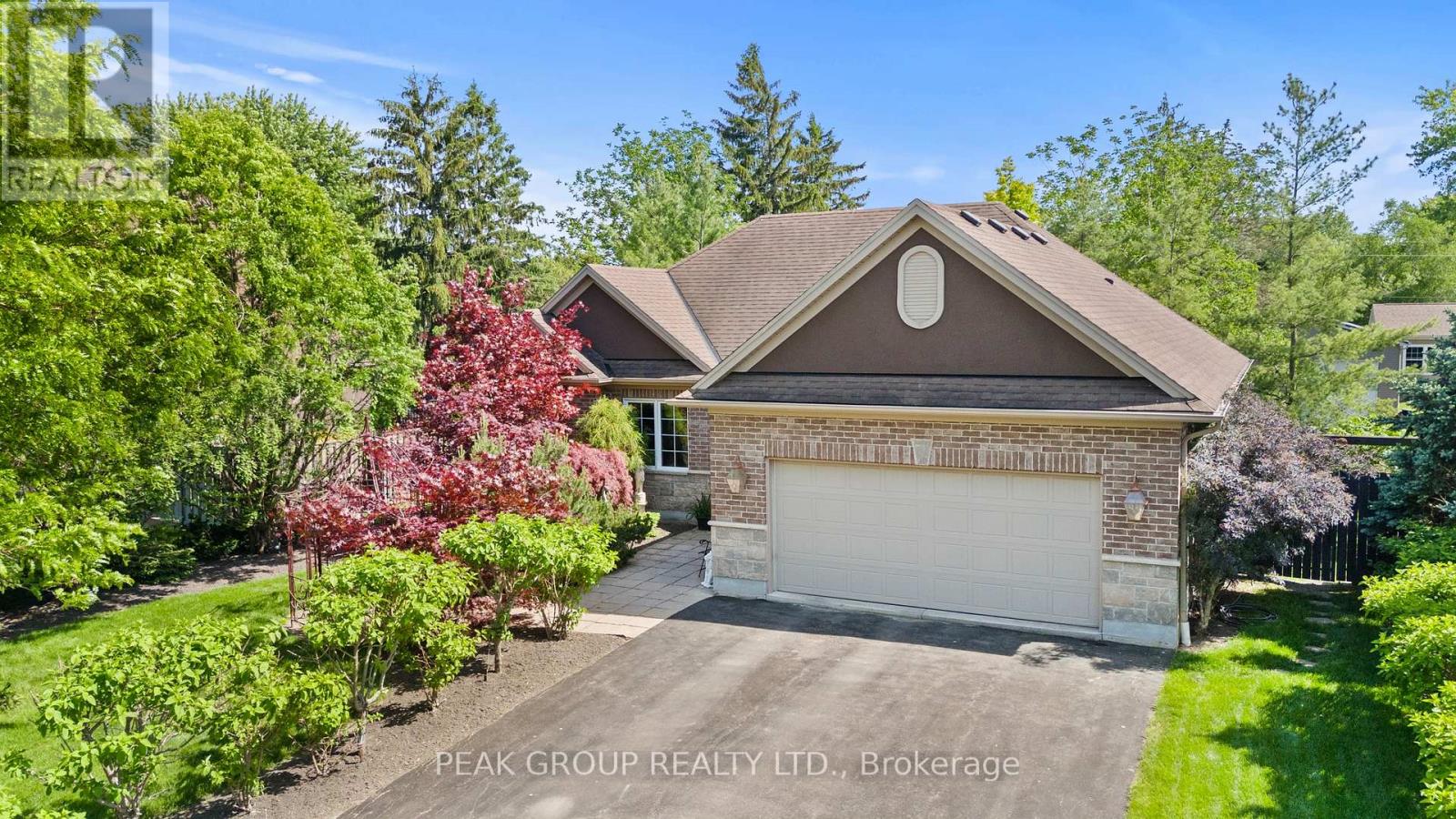Detached at 18 MARTHA COURT, Pelham (Fenwick)